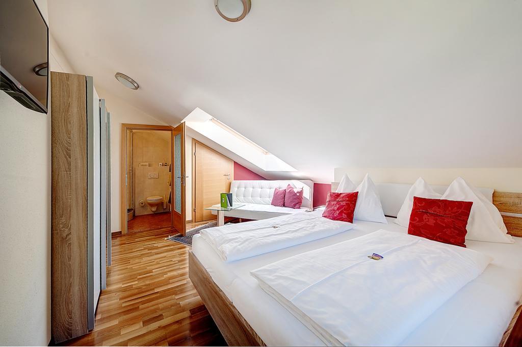 Saint Wolfgang Hotel Buerglstein מראה חיצוני תמונה
