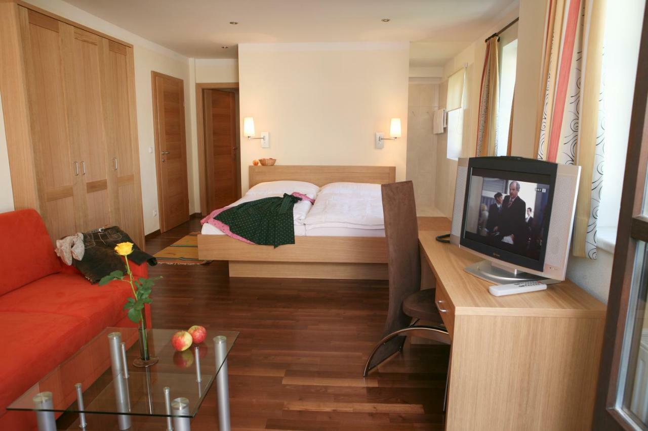 Saint Wolfgang Hotel Buerglstein מראה חיצוני תמונה