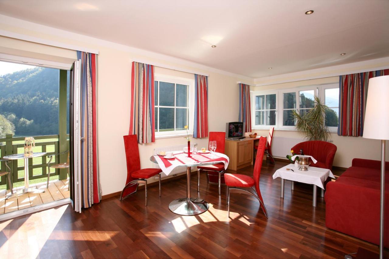 Saint Wolfgang Hotel Buerglstein מראה חיצוני תמונה